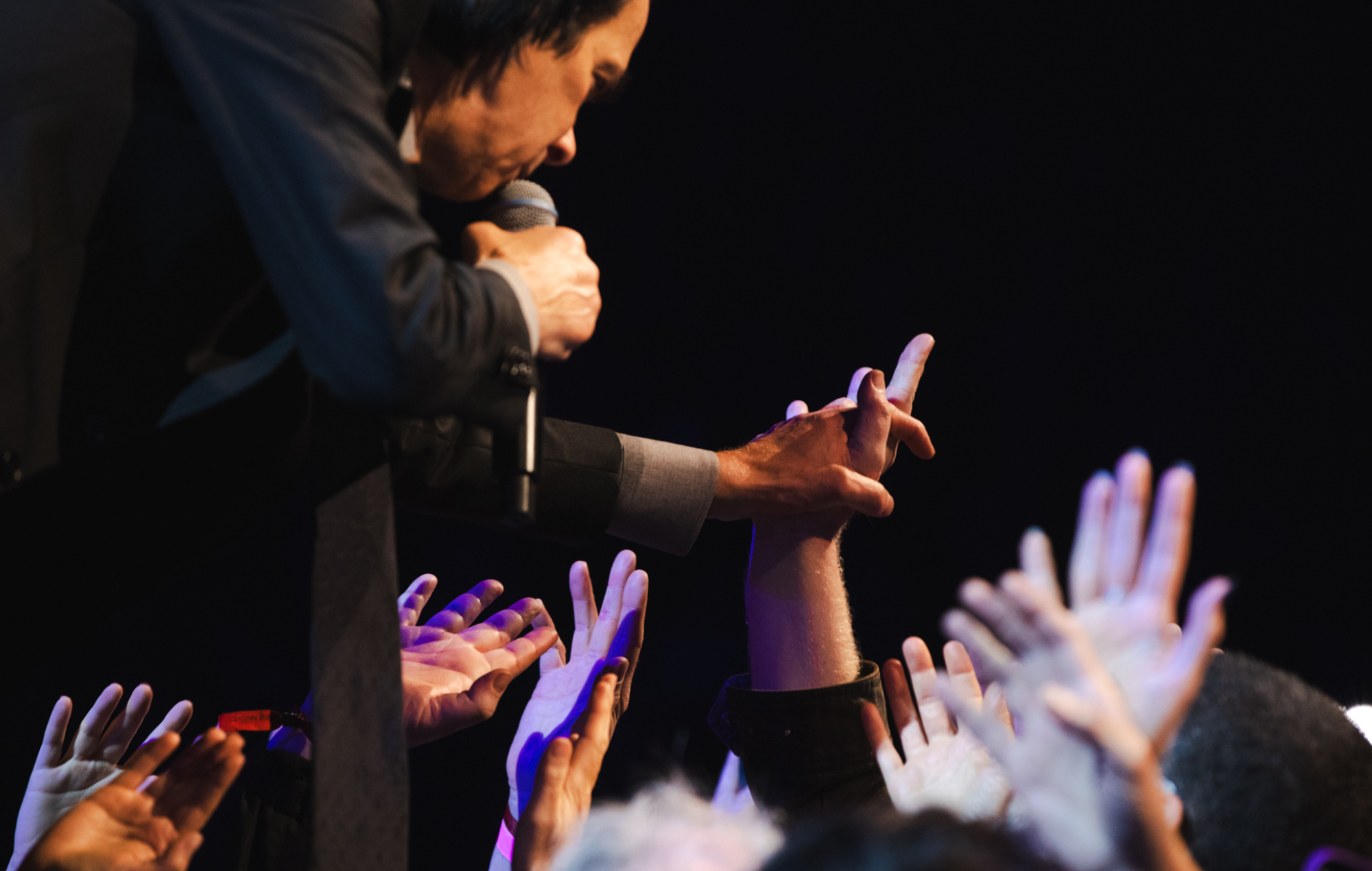 Nick Cave & The Bad Seeds、Brighton公演に合わせ地元レコード店「Resident」をジャック