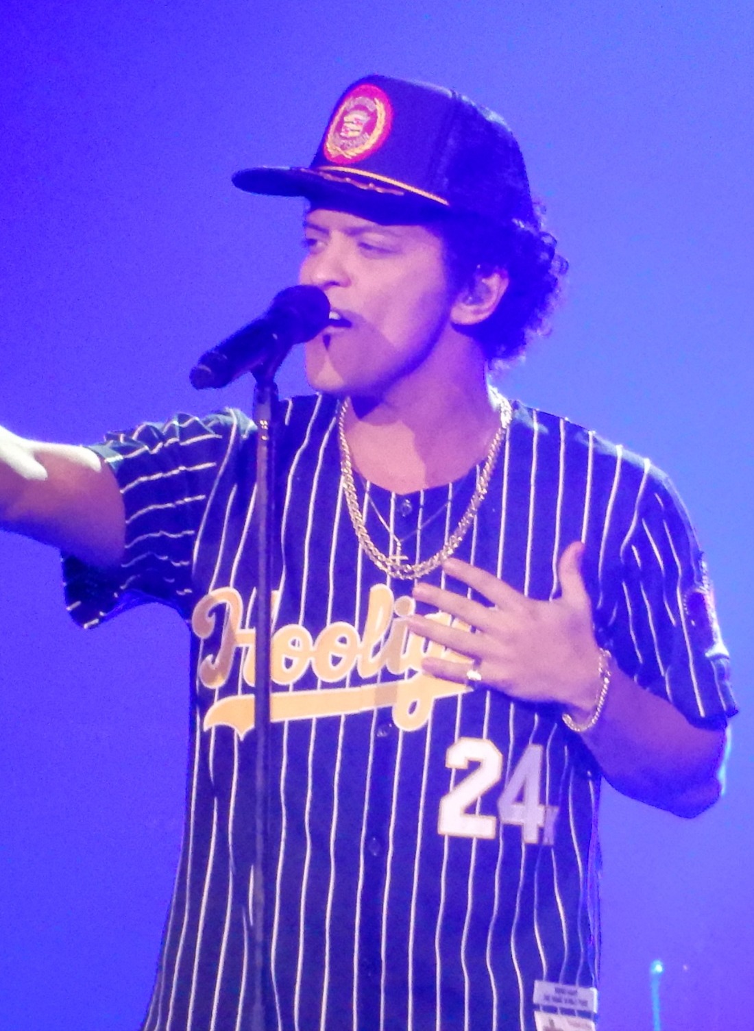 Bruno Mars, 웸블리 스타디움에서 6회 공연 시작…풀 세트리스트 공개