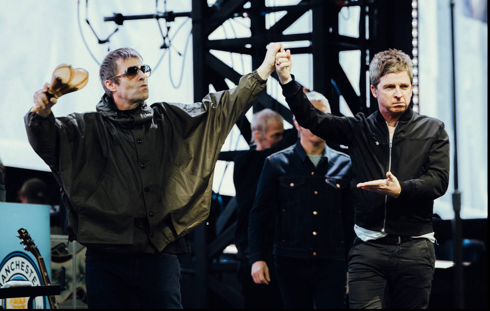 Oasisの『(What's The Story) Morning Glory?』、英国史上最も売れたスタジオ・アルバムに認定