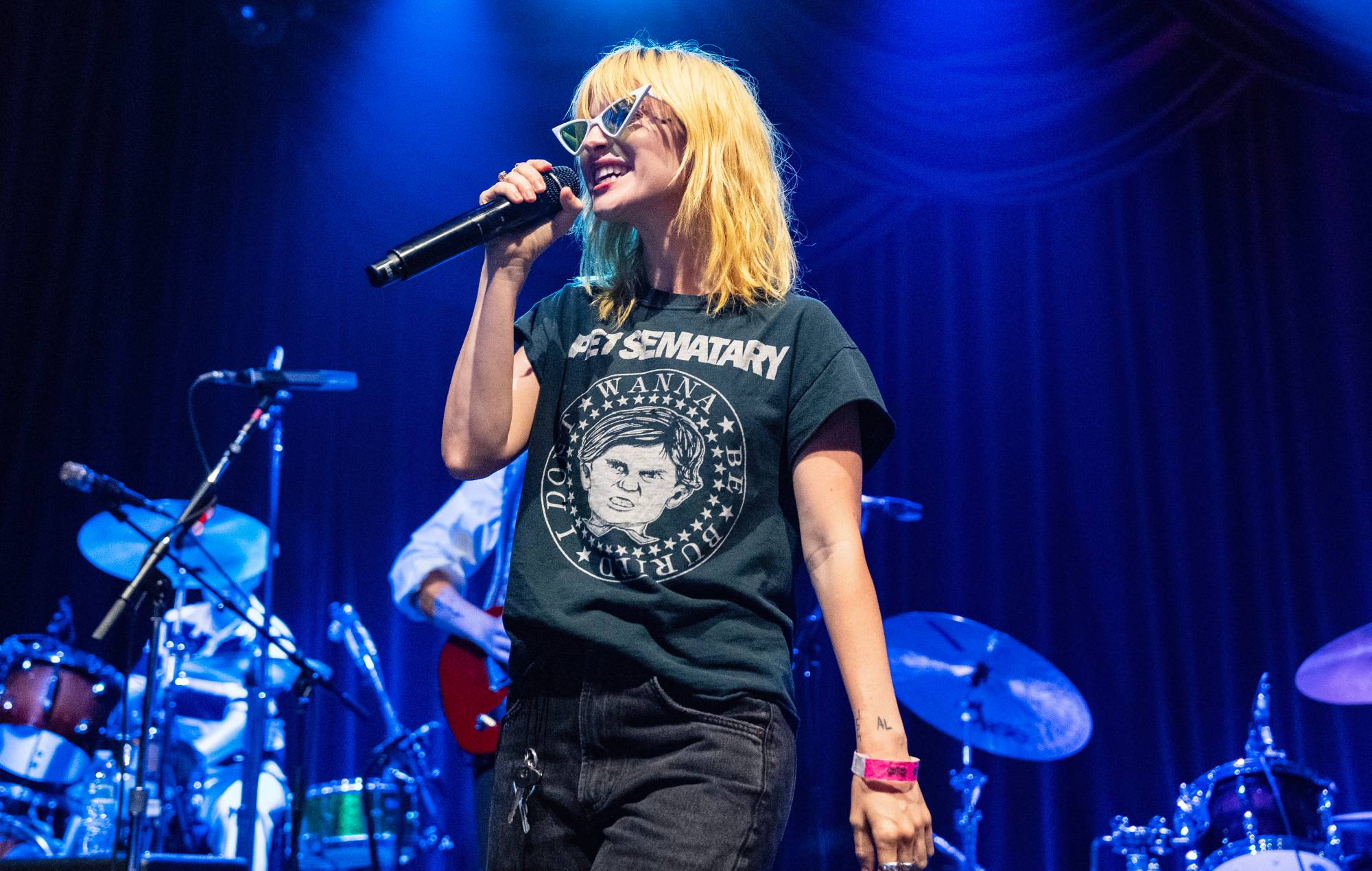 Hayley Williams、Newport Folk Festivalで豪華ゲスト共演 Jack Antonoff、Lucy Dacus、Jenny Lewisら集結