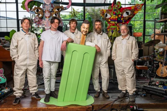 Modest Mouseギタリスト、未成年ファンへの不適切メッセージ疑惑が浮上