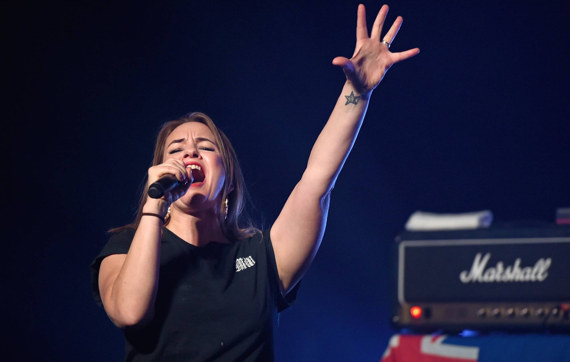 NZメタルバンドのライブで“大惨事”、Olivia RodrigoやNoah Kahanも観客の排泄トラブルに言及