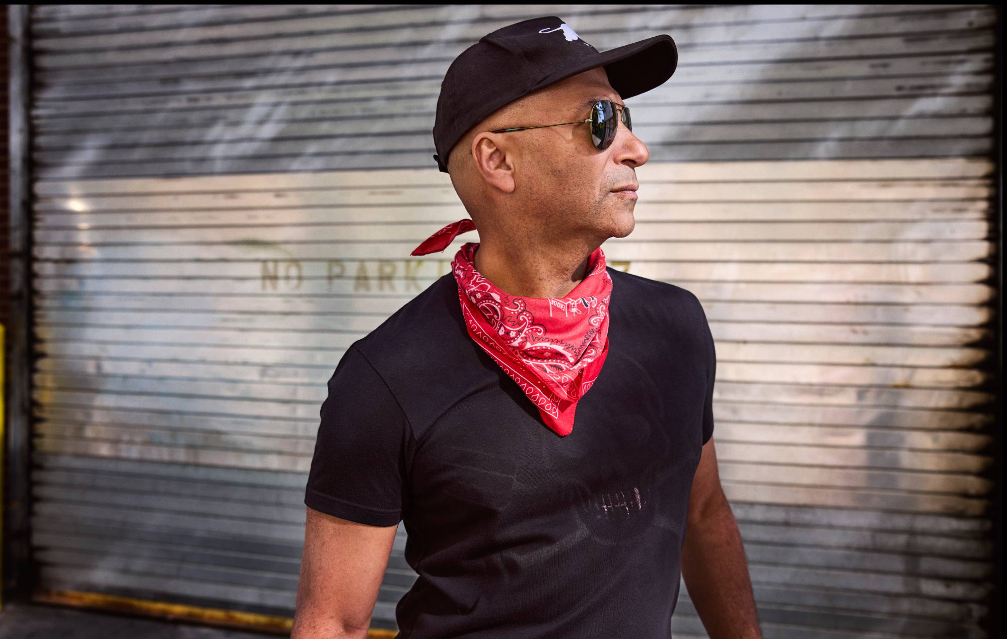 Tom Morello、初のソロ・ロック・アルバム発表 Kneecap・Beartoothらと共演