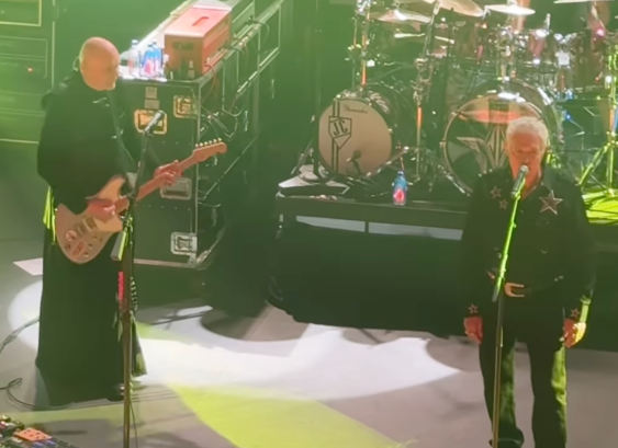 Smashing Pumpkins、32年ぶりにLollapaloozaへ復帰 前日のシカゴ公演にGreg Bradyがサプライズ登場