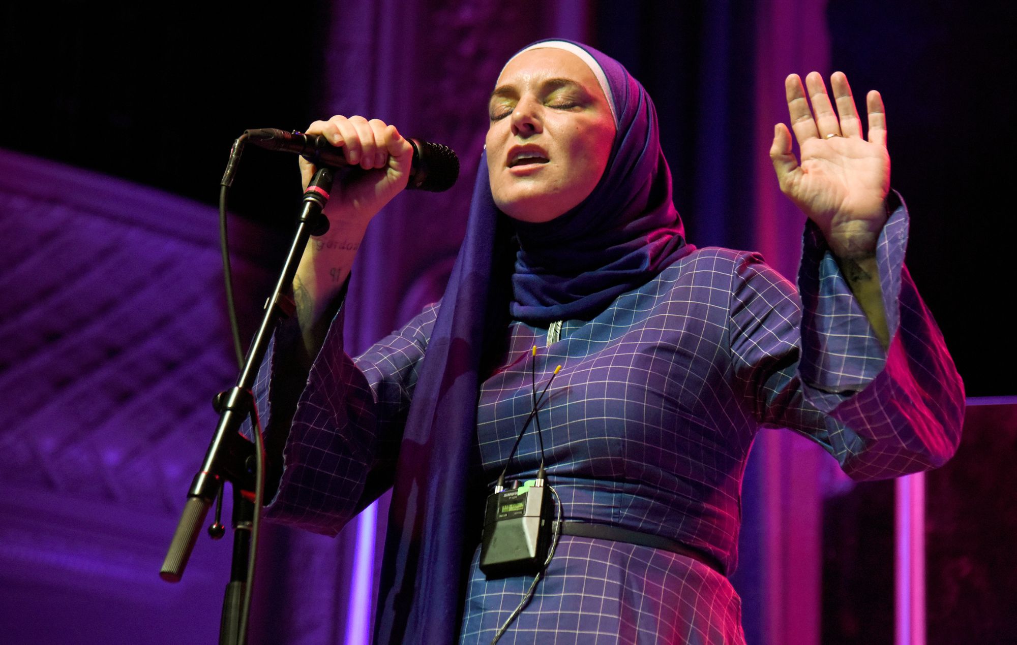 Sinéad O'Connor遺作プロジェクトを巡り対立、Adele BerteiがDavid Holmesを批判