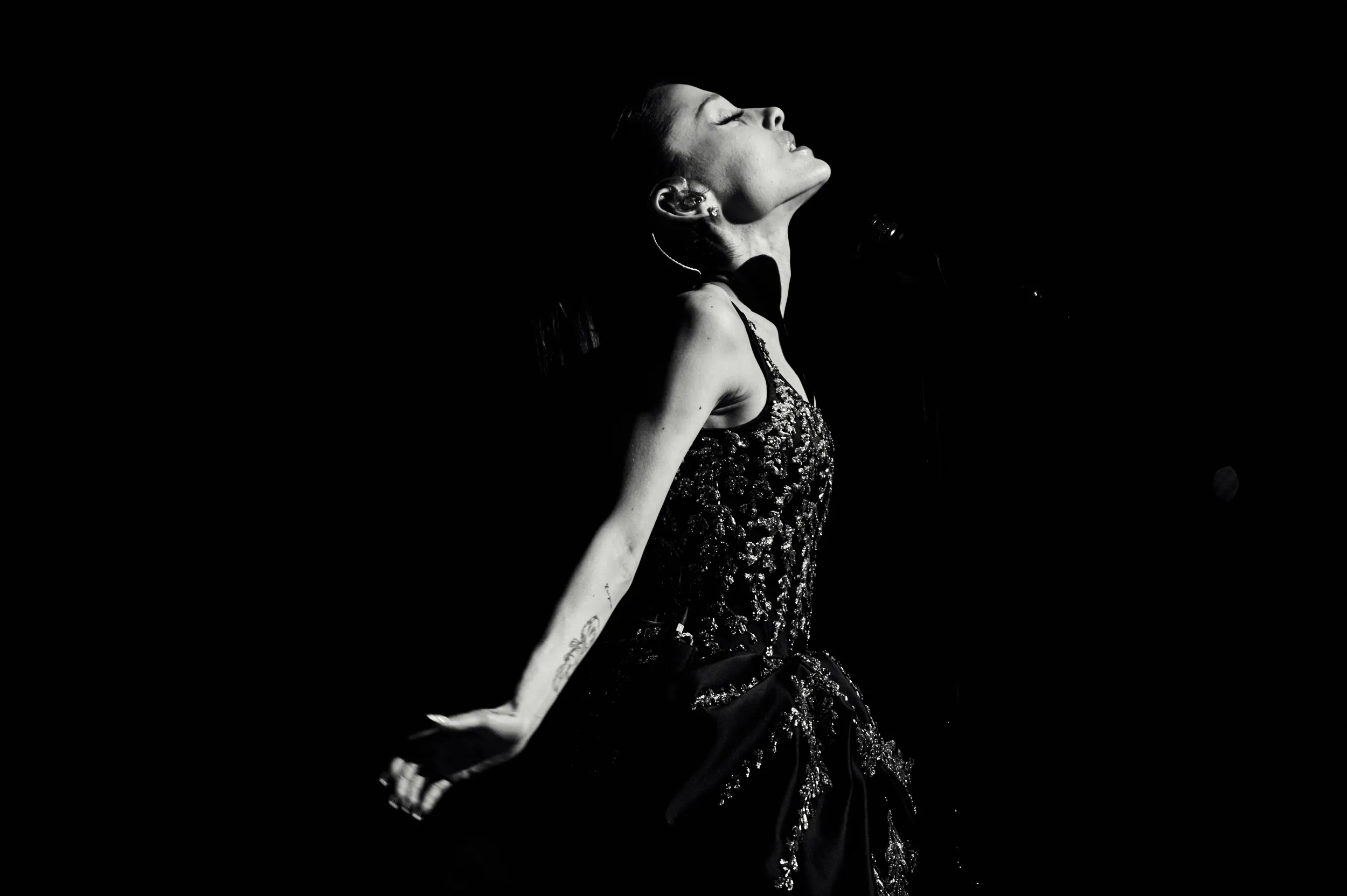 Pitchfork厳選、今週聴くべき新作9枚——Ariana Grande、Arca、the Durutti Columnら
