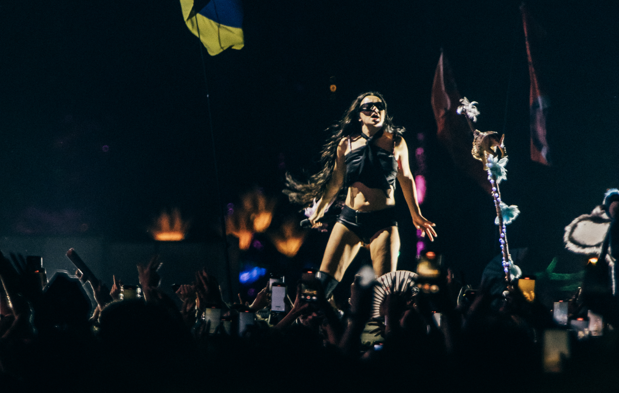 Charli XCX、新作『Music, Fashion, Film』を初フルセット披露 Lollapalooza 2026 メインステージまとめ