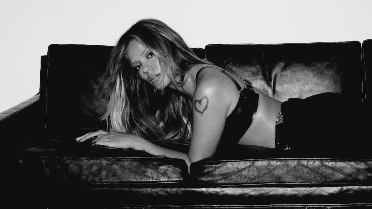 Karol G新作『No Me Arrepiento de Sentir Tanto』、Consequenceがレビュー