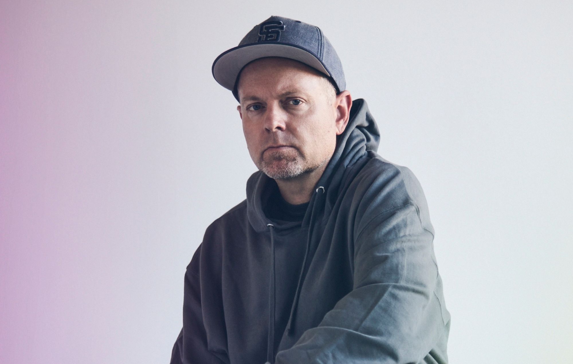 DJ Shadow、名盤『Endtroducing』30周年で再発とツアーを発表