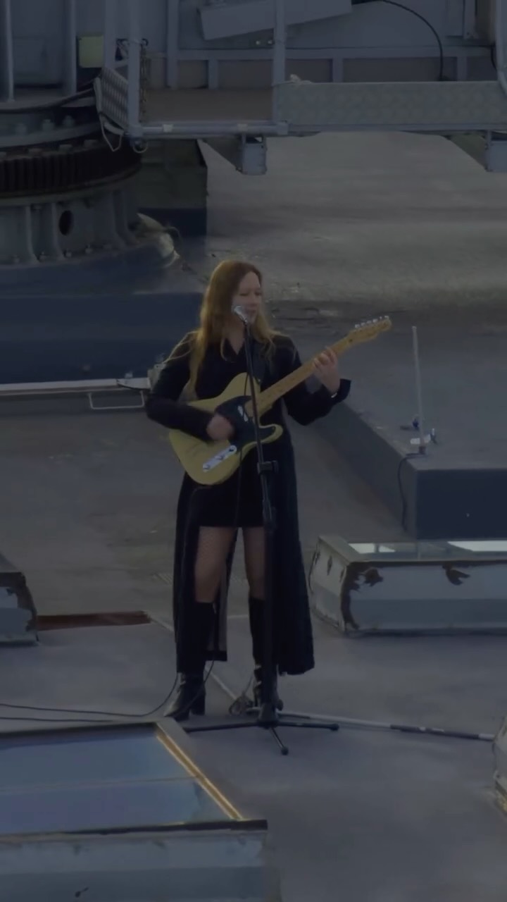 Julia Jacklin、新曲「The Hardest Thing」のMVを公開