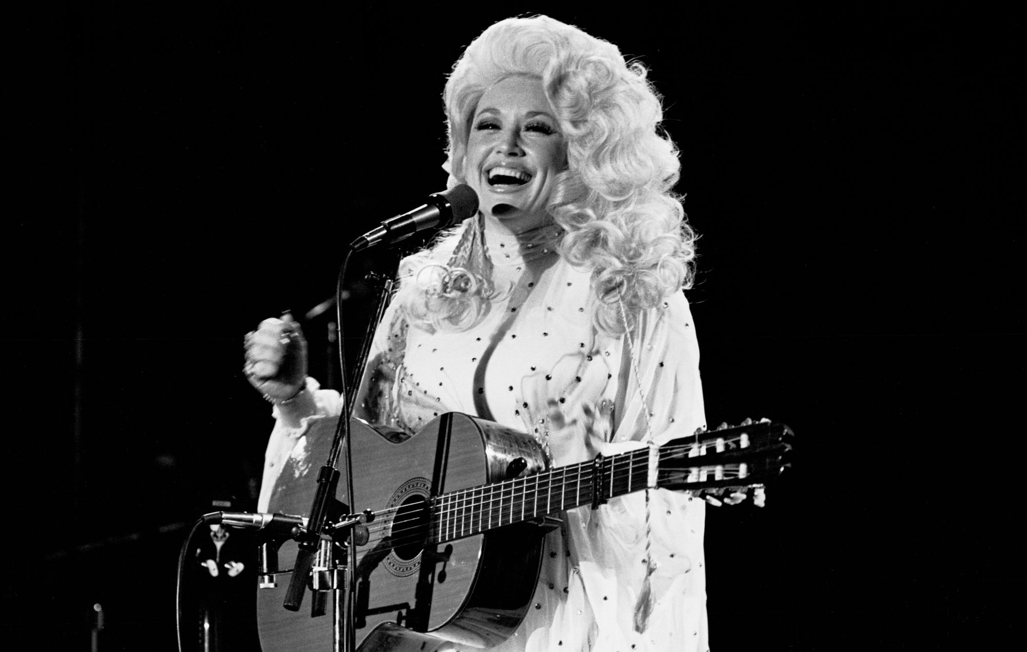 Dolly Parton 별세, 폴 매카트니·테일러 스위프트 등 음악계 추모 물결