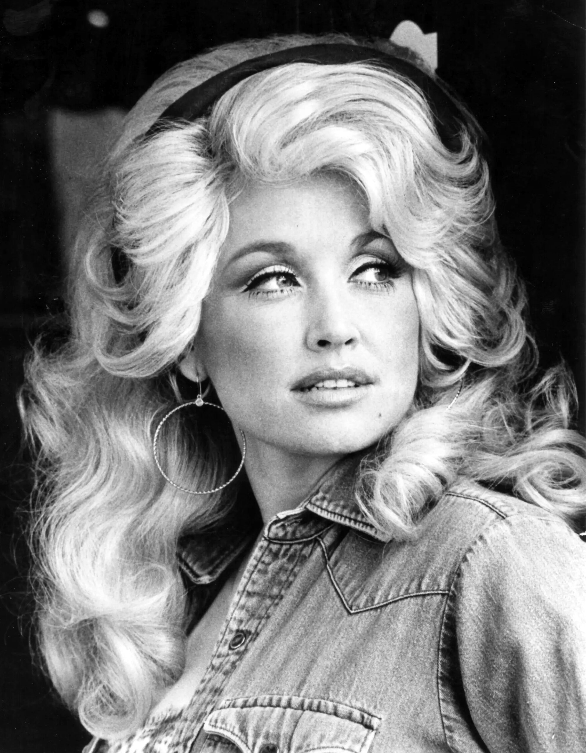 Stevie Nicks Remembers Dolly Parton, Set to Play Rodrigo's Festival This Weekend