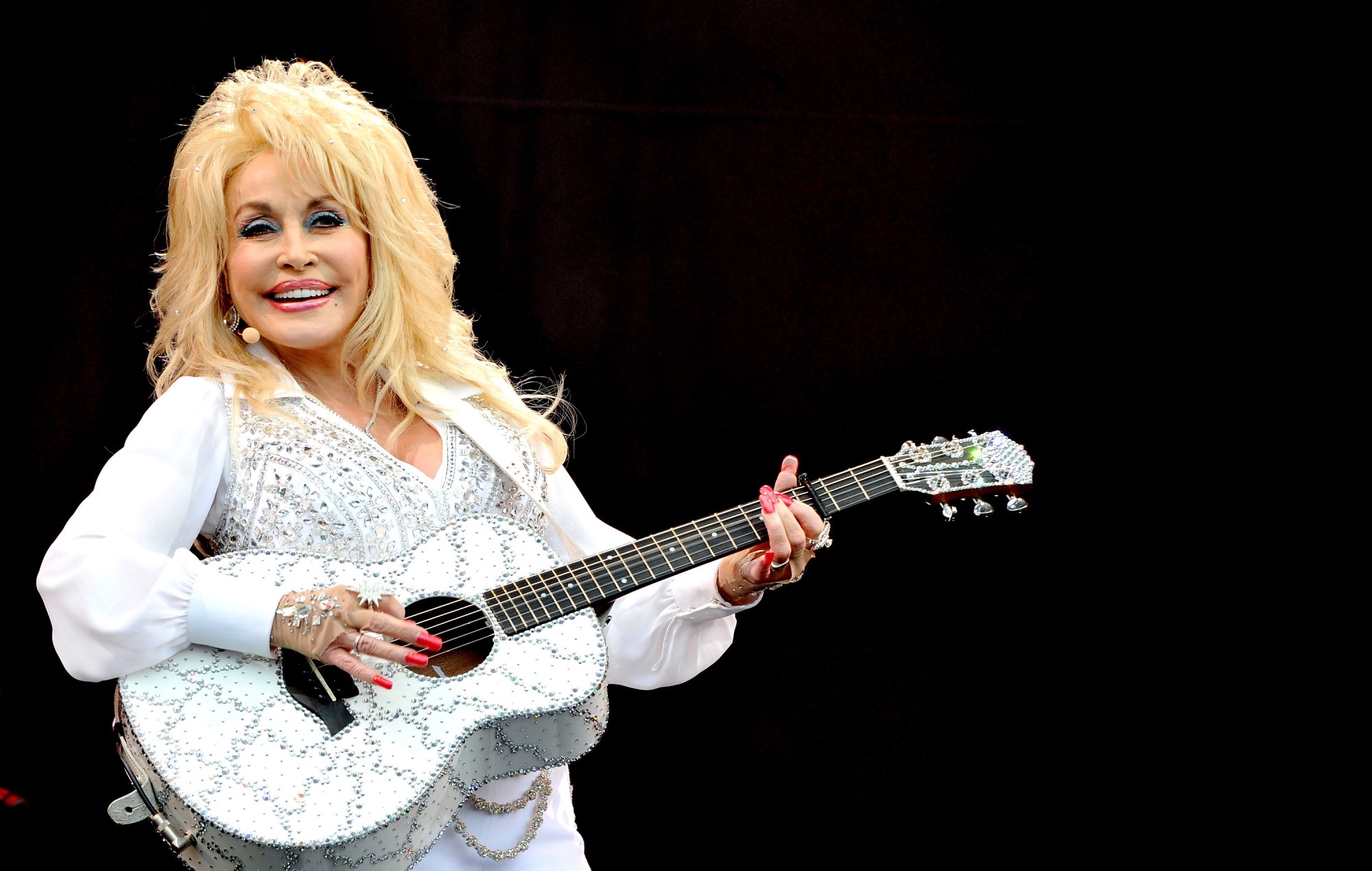 Dolly Parton's Streams Surged 2,056% After Her Death