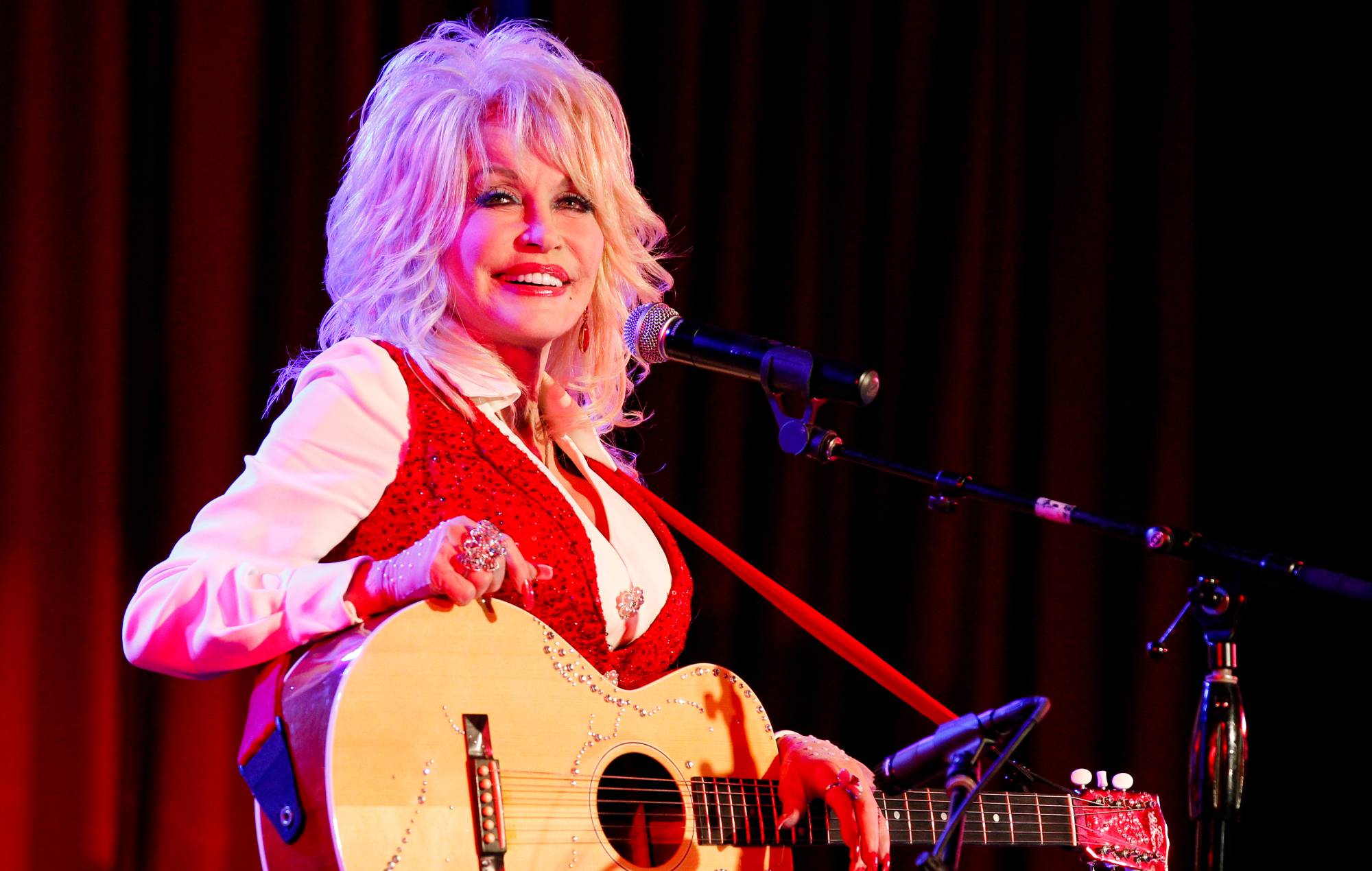 Nashville Airport to Be Renamed Dolly Parton International Airport