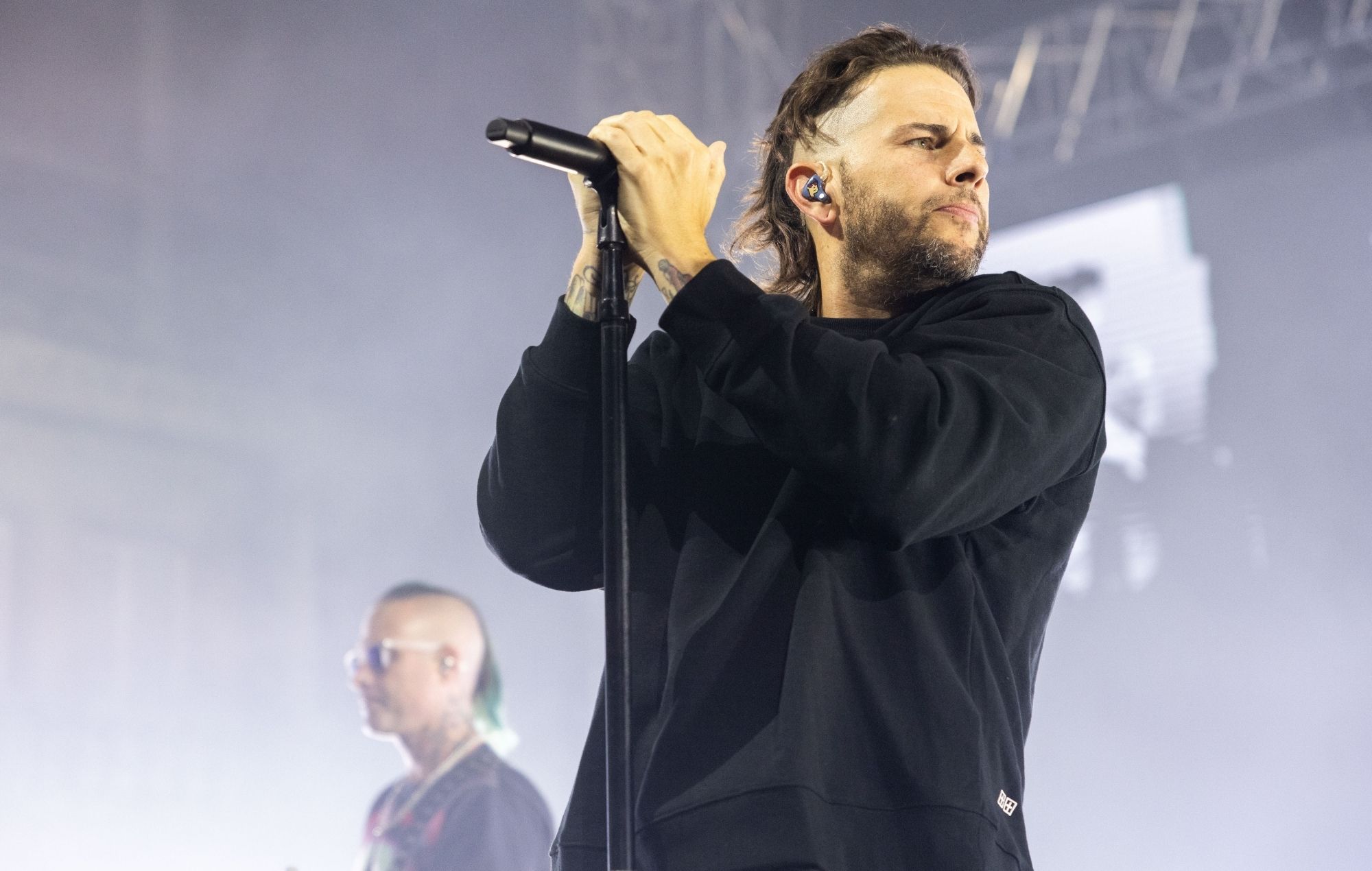 Avenged Sevenfold公演の会場外で救急車が盗難、衝突事故で女性起訴