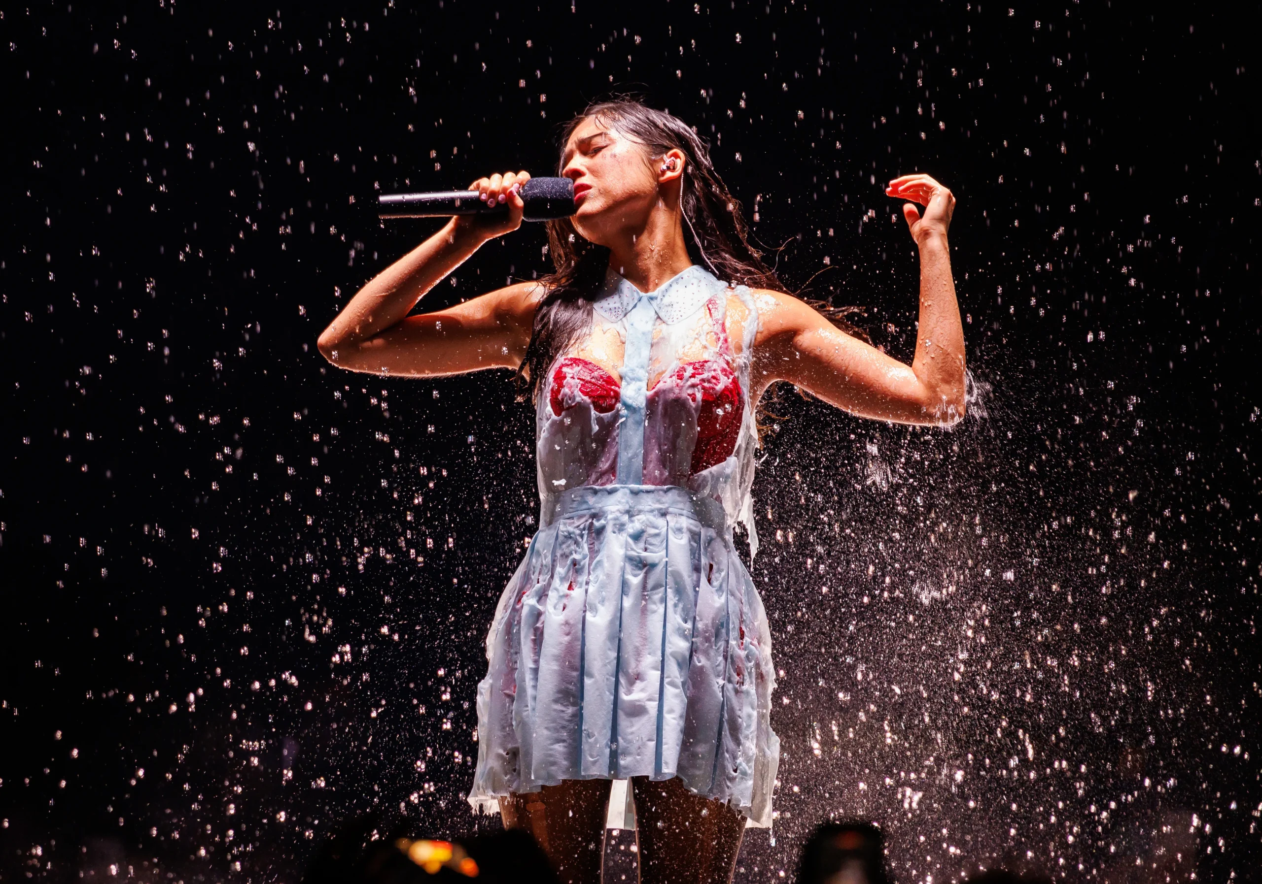 Olivia Rodrigo, 'Unraveled Tour' 개막공연 현지 리뷰 공개