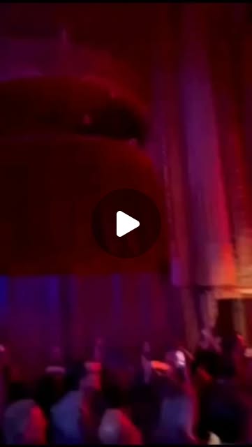 Keanu Reeves Surprises San Francisco Crowd, Introduces Peter Hook & The Light at The Warfield