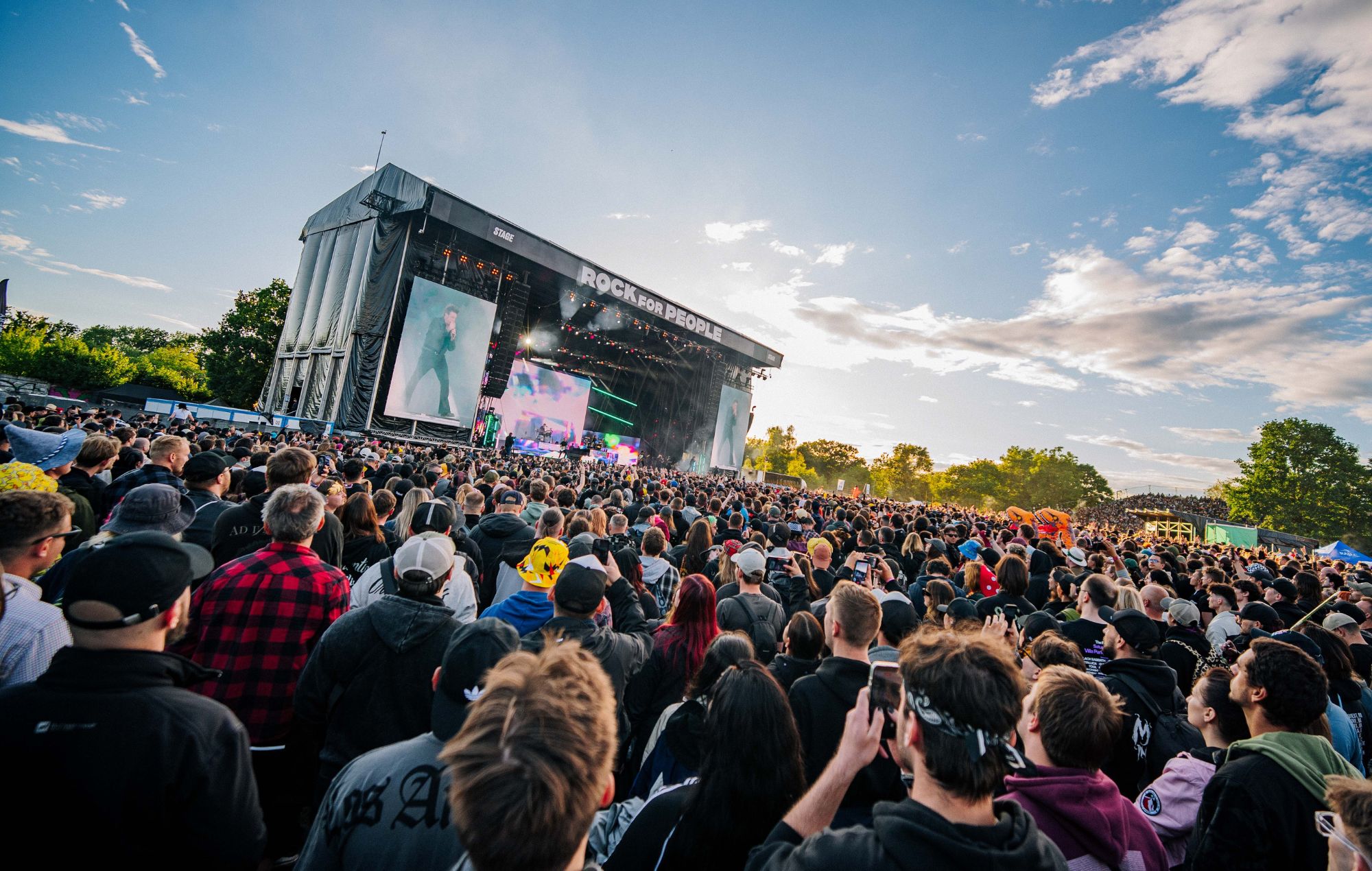 Rock For People 2027、第一弾ラインナップ発表 Blink-182とFaith No Moreがヘッドライナー