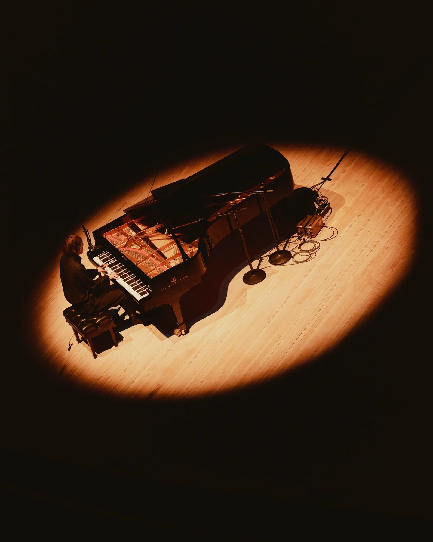 Cameron Winter ออกอัลบั้มการแสดงสด Live at Carnegie Hall